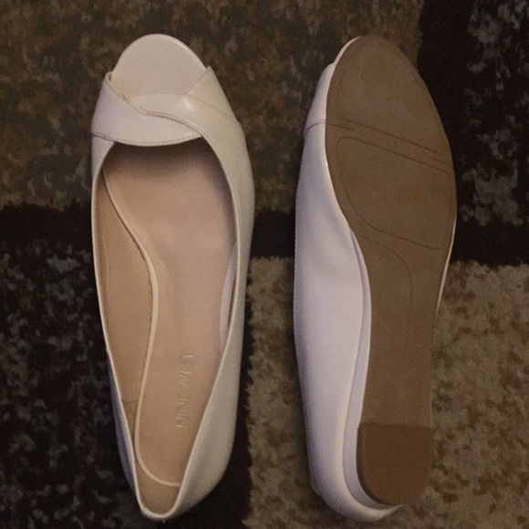 Comfortable Cream Flats!! - Picture 3 of 4